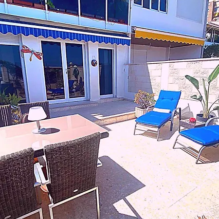 Wonderful 1 Bedroom House - Poniente Tatil Evi *